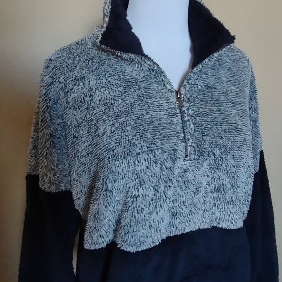 Blue Cozy Sweatshirt - Picture 11 of 12